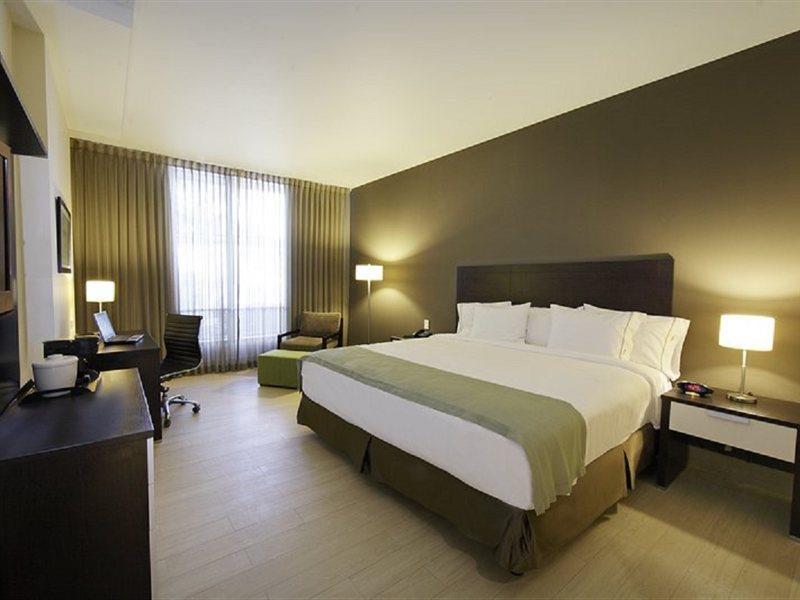 Hotel Financiero By Ihg 3*